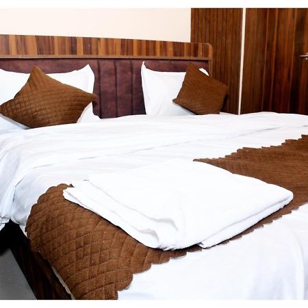 Tirupati Balaji Inn Bageshwar Dham Basāri Екстериор снимка