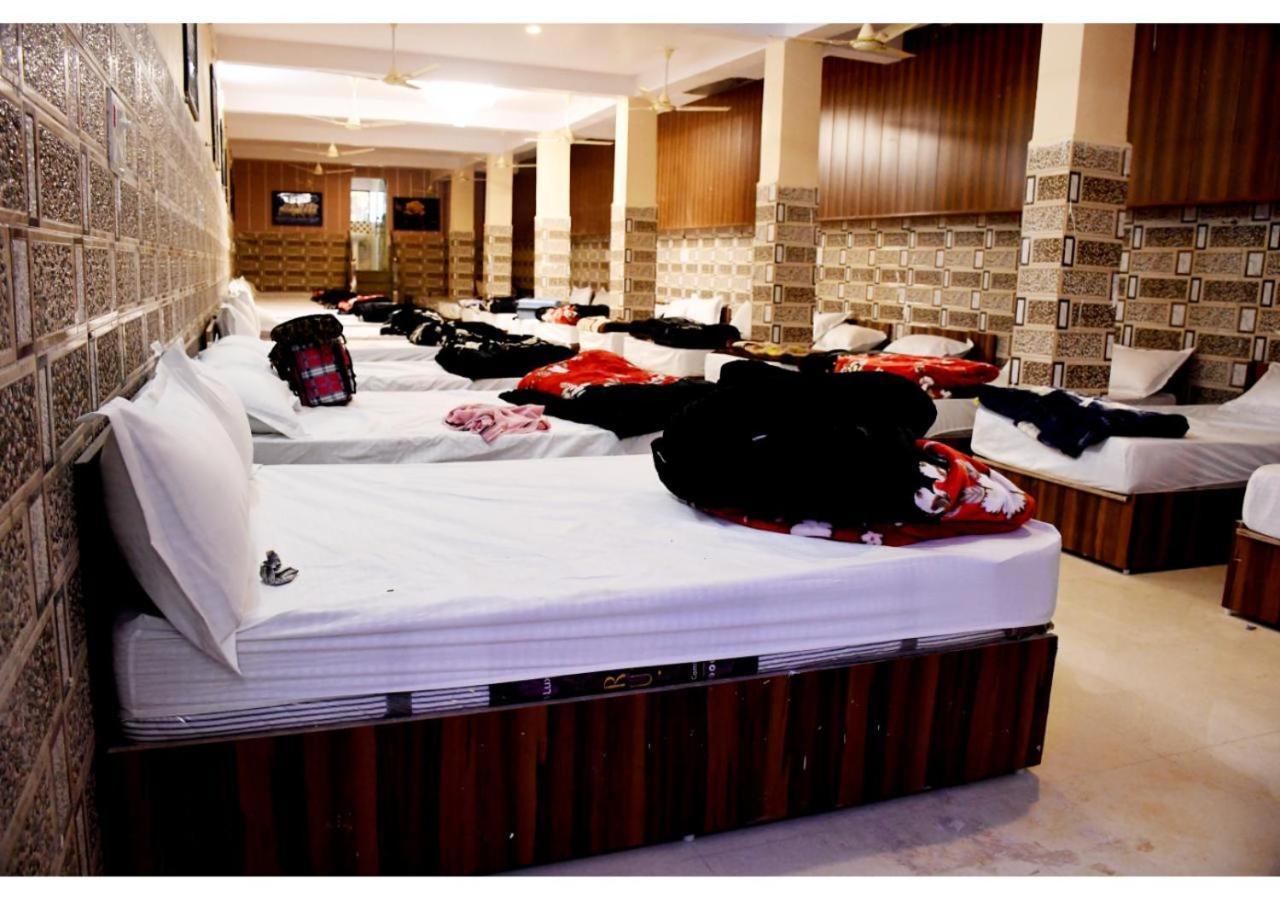 Tirupati Balaji Inn Bageshwar Dham Basāri Екстериор снимка