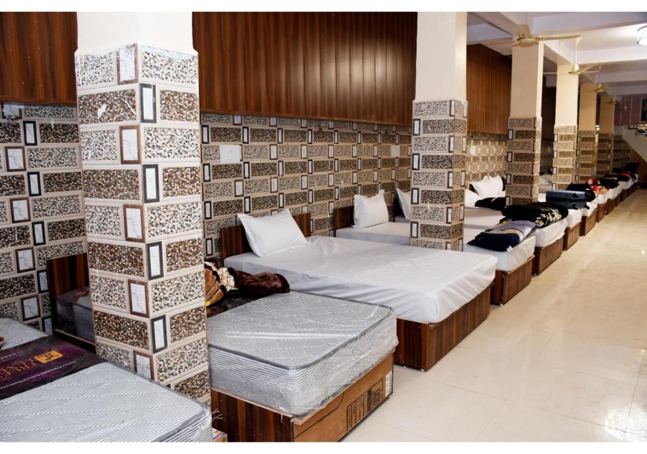 Tirupati Balaji Inn Bageshwar Dham Basāri Екстериор снимка
