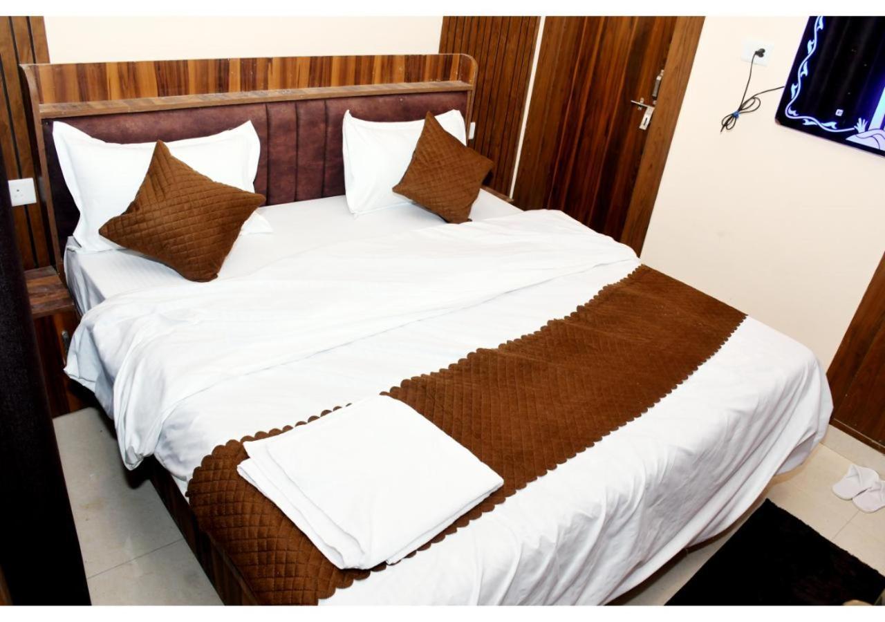 Tirupati Balaji Inn Bageshwar Dham Basāri Екстериор снимка